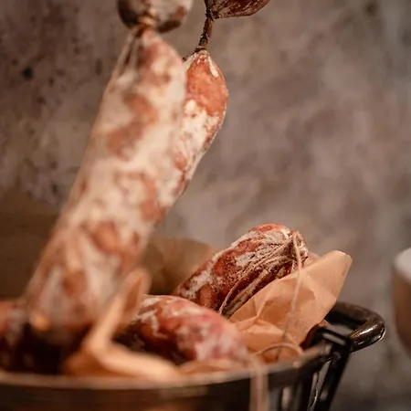 B5 Boutique (adults Only)